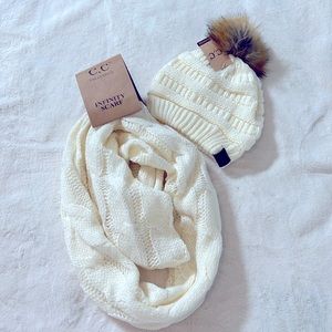 Womens creamy white scarf and hat